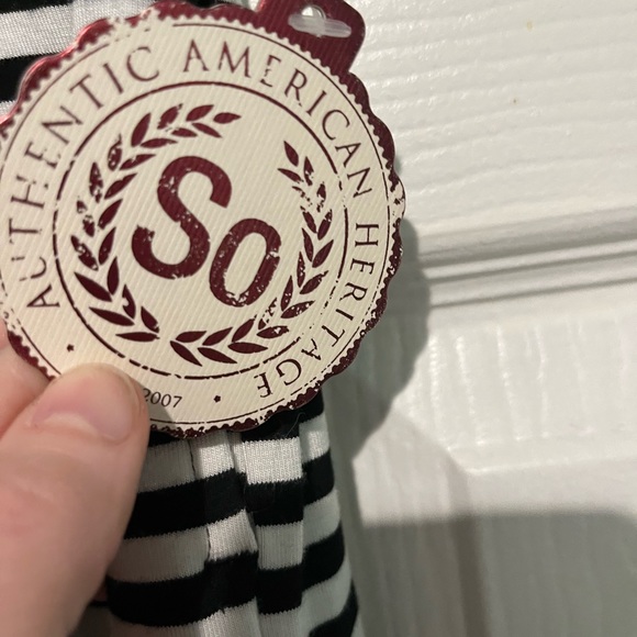 NWT SO Curved Hem Midi Skirt. - Picture 5 of 5